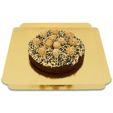Brownie-tårta med hasselnötspraliner