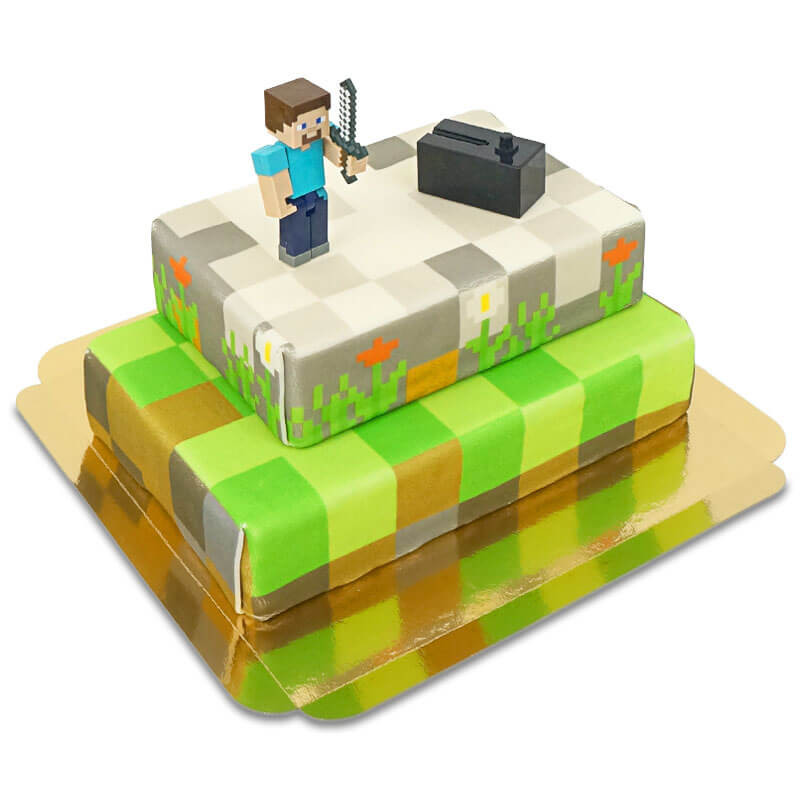 Minecraft figurer på spelvärldstårta i två våningar